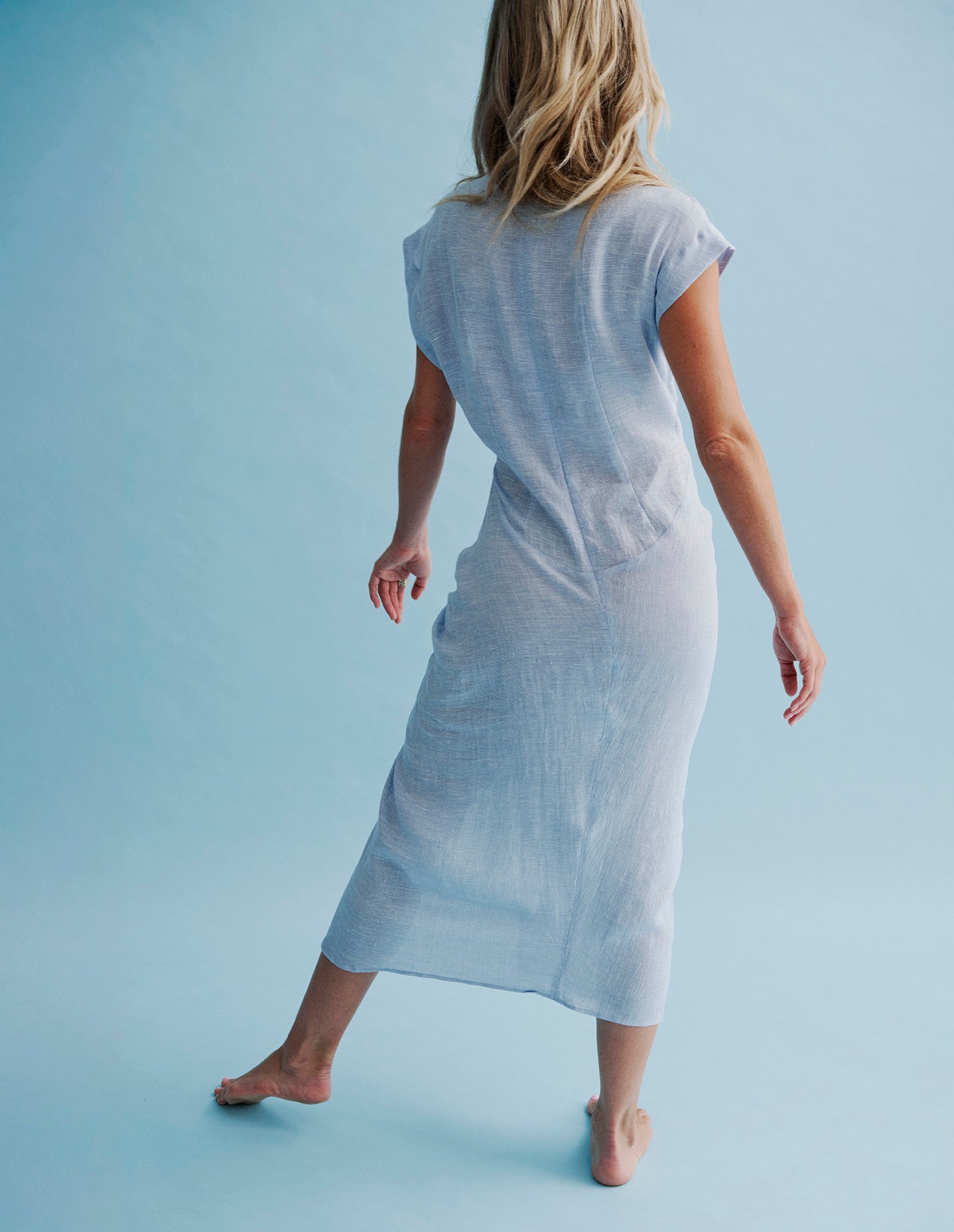 RAYE - ruched chambray linen dress